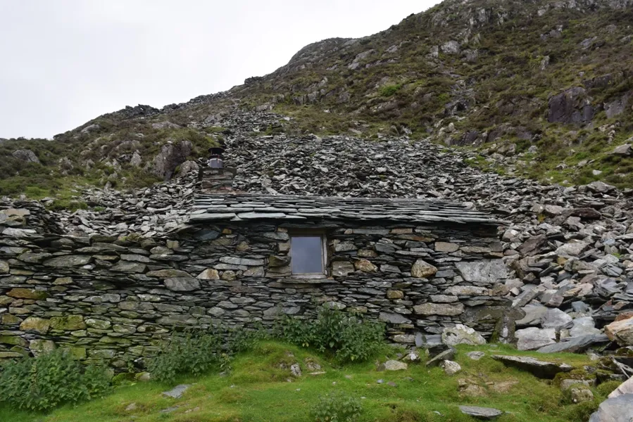 Warnscale Head Bothy location and camouflage