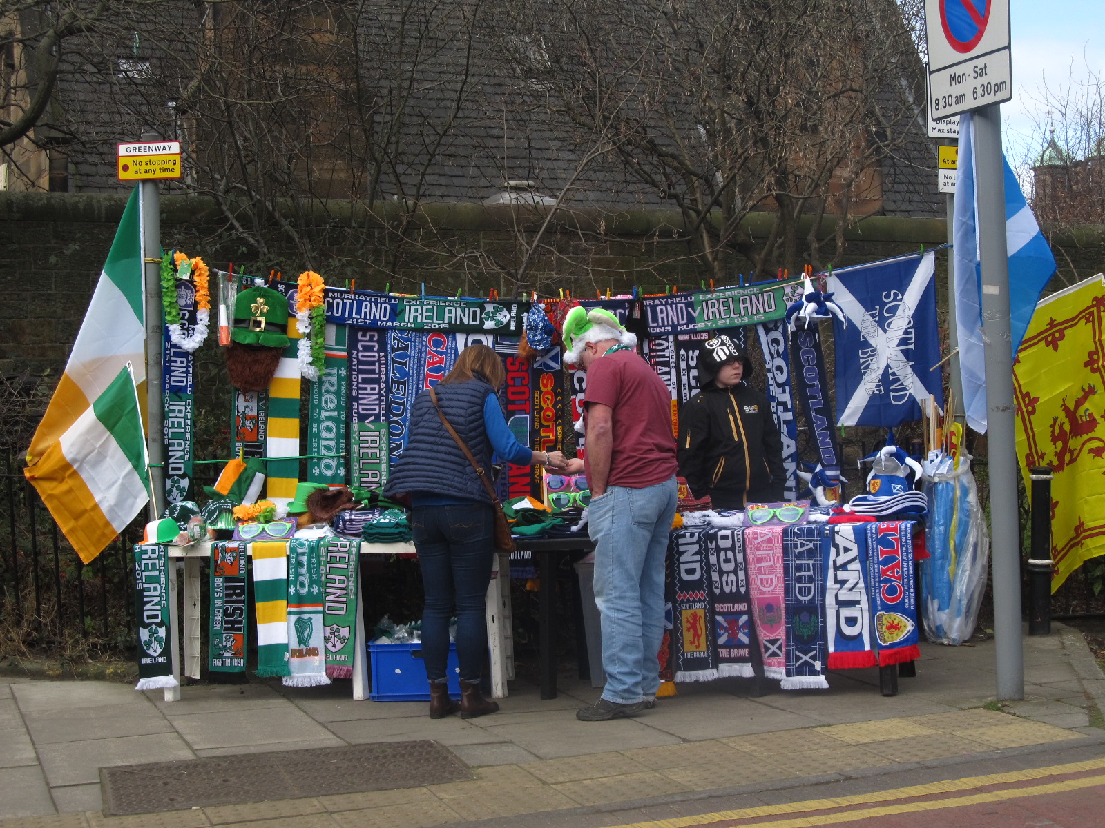 Edinburgh Haymarket Terrace - fans scarf sell