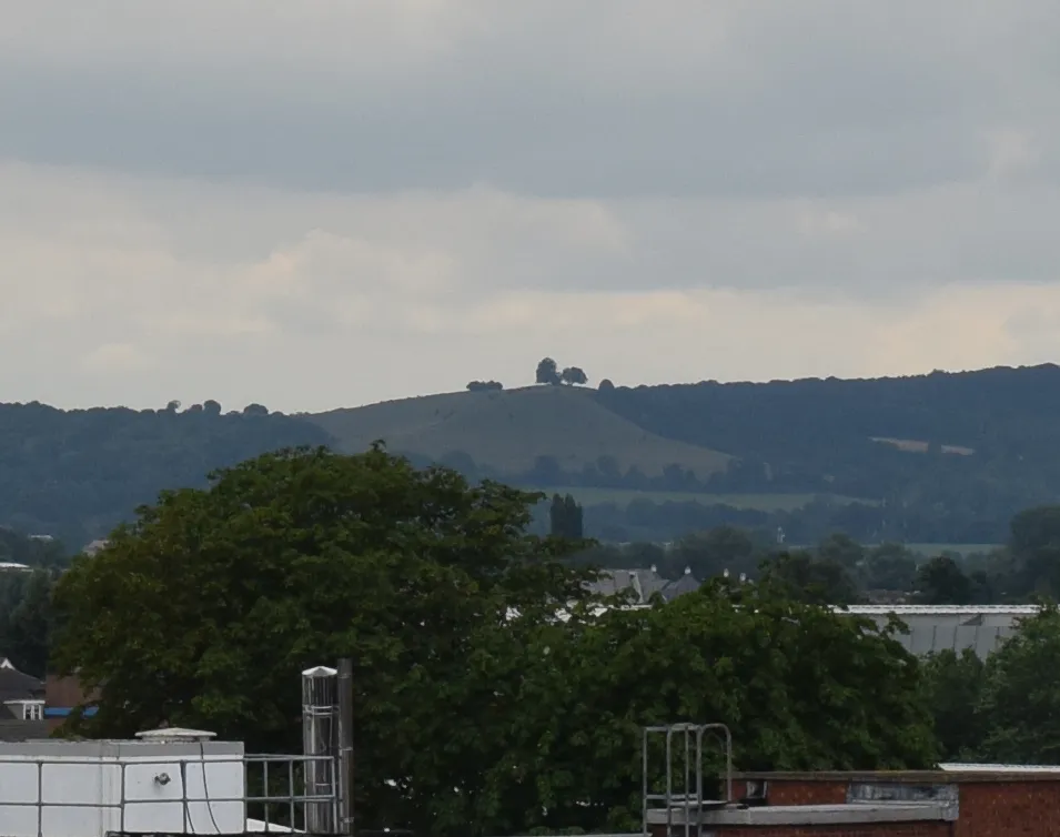 Nikkor 18-55mm, Beacon Hill seen from Aylesbury Telephone Exchange, 46mm, cropped