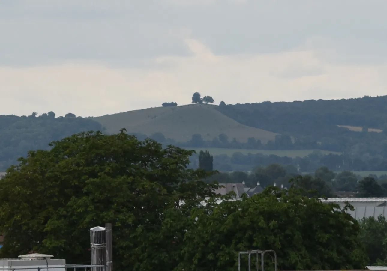 Nikkor 55-300mm, Beacon Hill seen from Aylesbury Telephone Exchange, 100mm, cropped