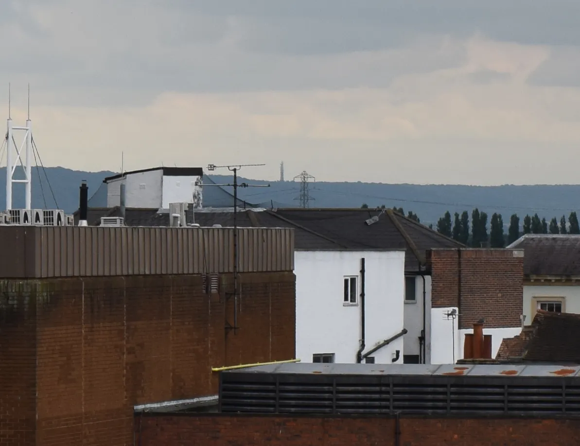 Nikkor 55-300mm Stokenchurch BT Tower from Aylesbury Telephone Exchange, 55mm, cropped