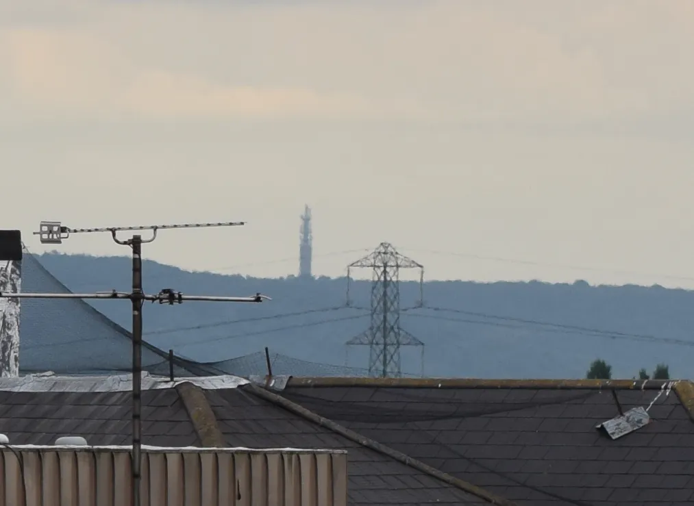 Nikkor 55-300mm Stokenchurch BT Tower from Aylesbury Telephone Exchange, 135mm, cropped