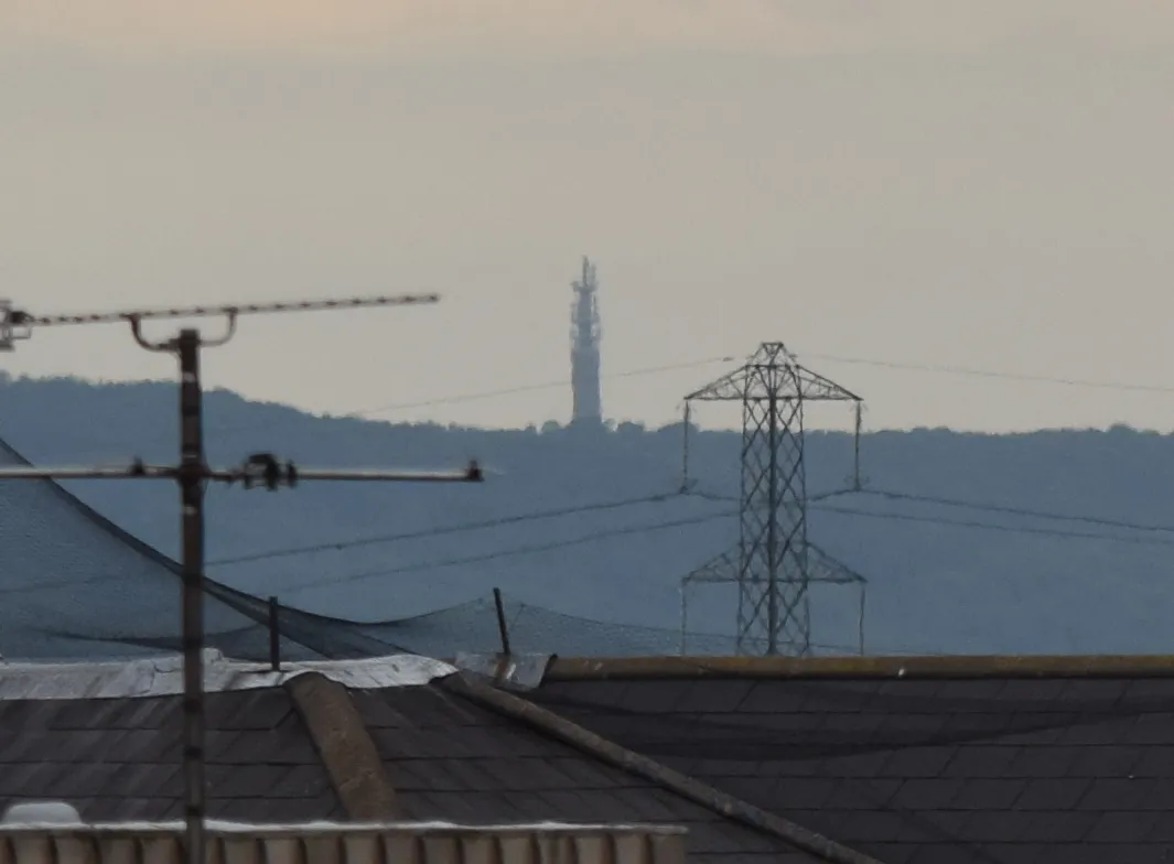 Nikkor 55-300mm Stokenchurch BT Tower from Aylesbury Telephone Exchange, 200mm, cropped