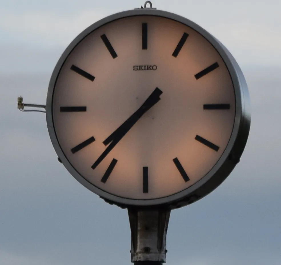 Nikkor 55-300mm clock seen from 30m, Elder Gate, Milton Keynes, 155mm, cropped