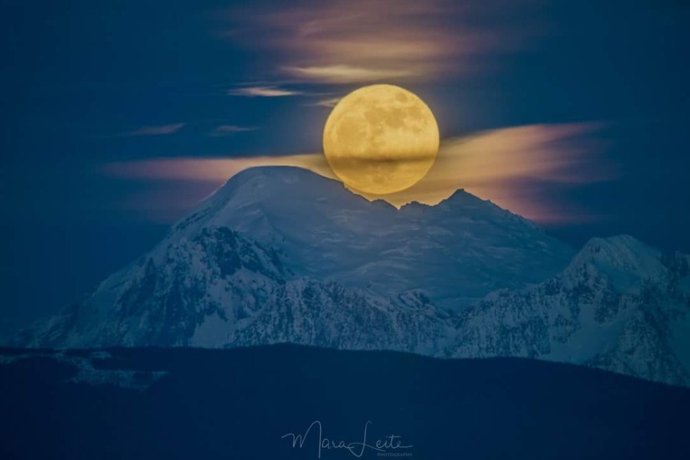 Moonset Mara Leite Photography
