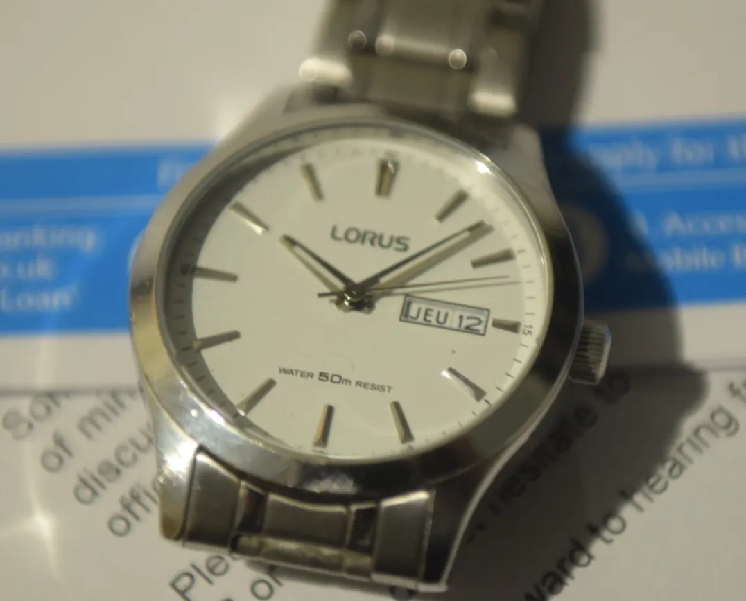 Sigma 24-70mm f2.8 EX DG Macro watch Lorus