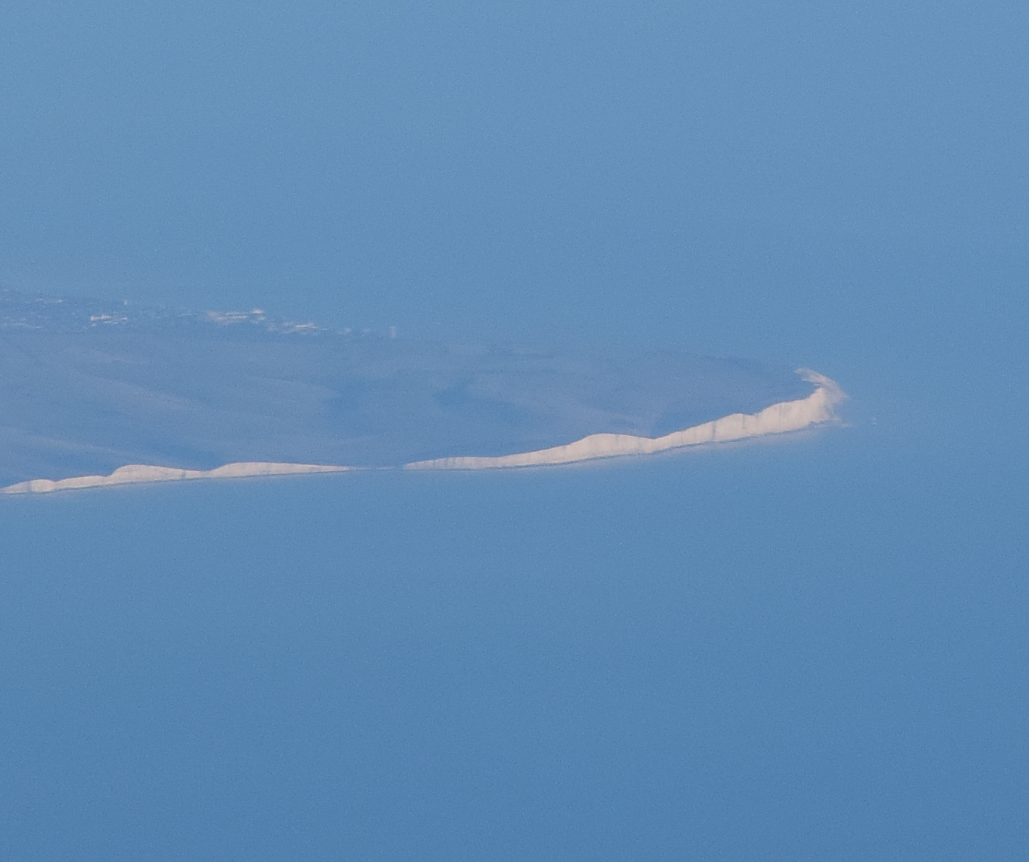 Brighton Seven Sisters Cliffs seen from the plane 125mm Ryanair TLS - STN