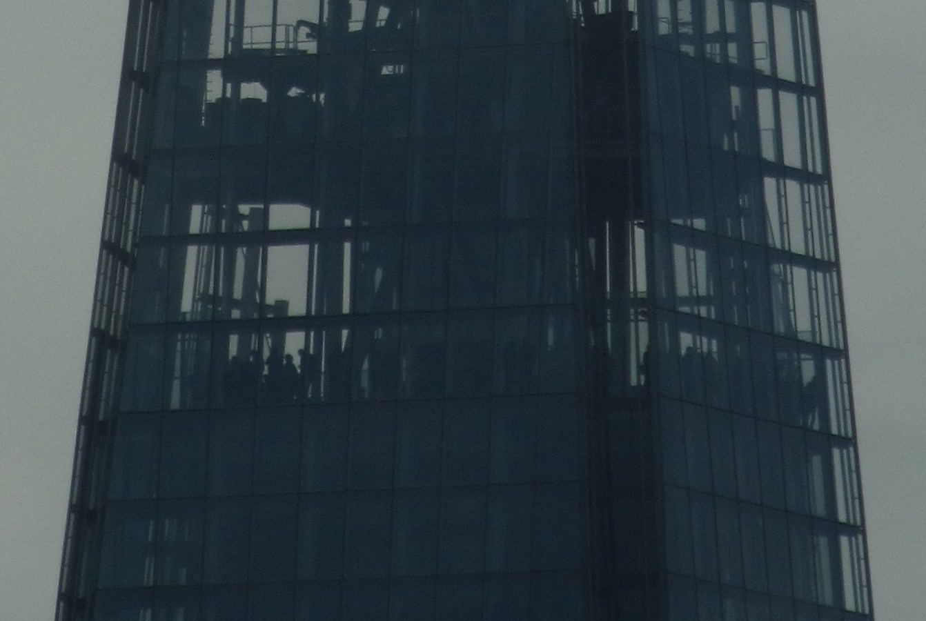 The Shard people on the view platform seen from Walkie Talkie Sky Garden