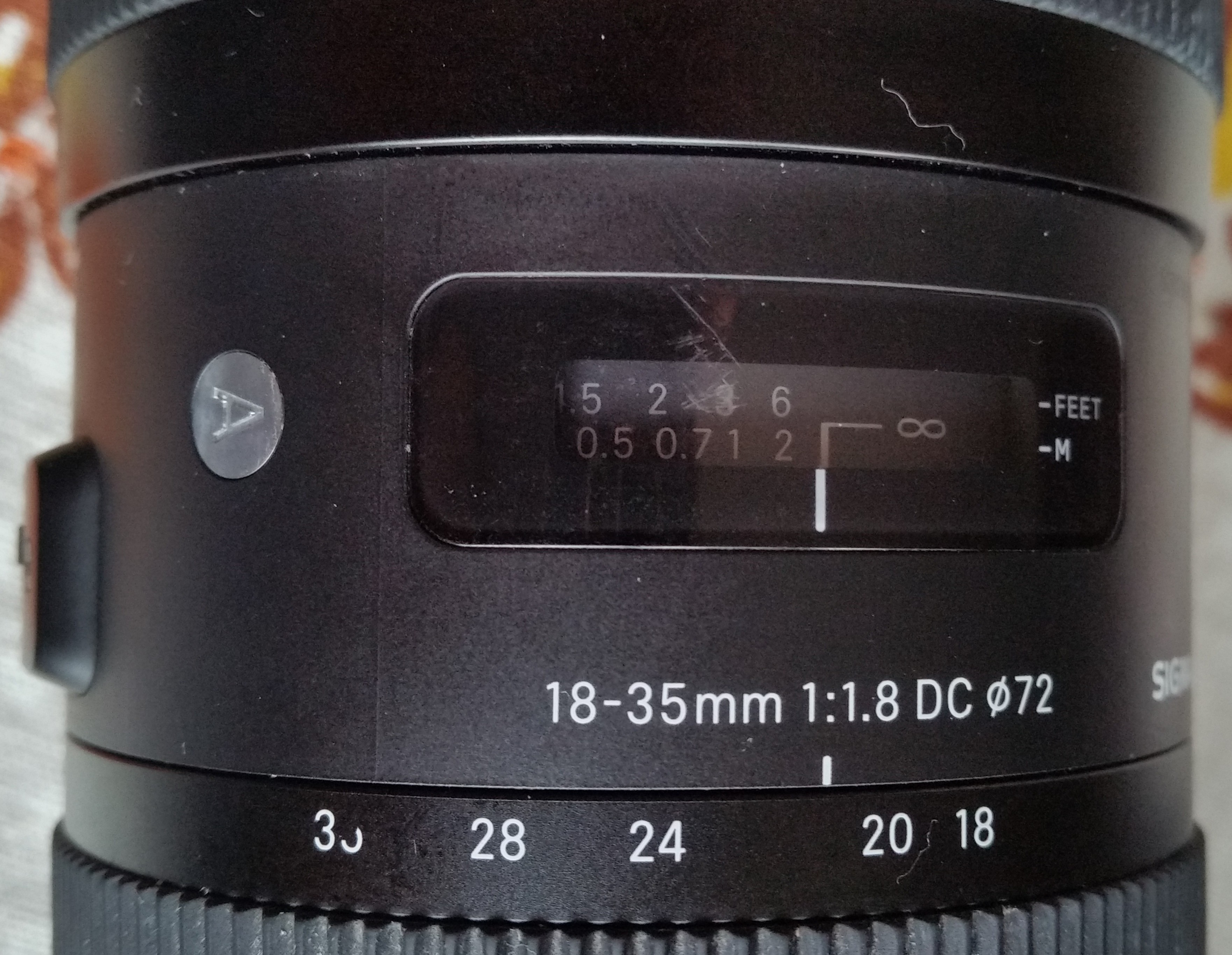 Sigma 18-35mm f/1.8 Art zoom and sharpness 