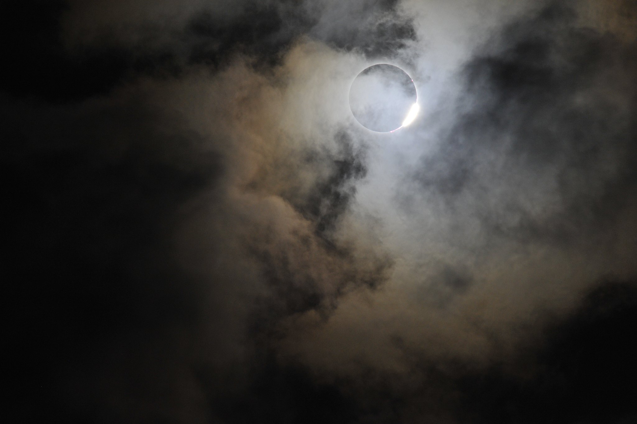 Diffraction solar corona with diamond ring after 2012 total solar eclipse
