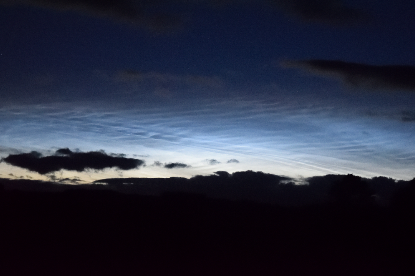 Noctilucent clouds structures Yourshire near Pickering